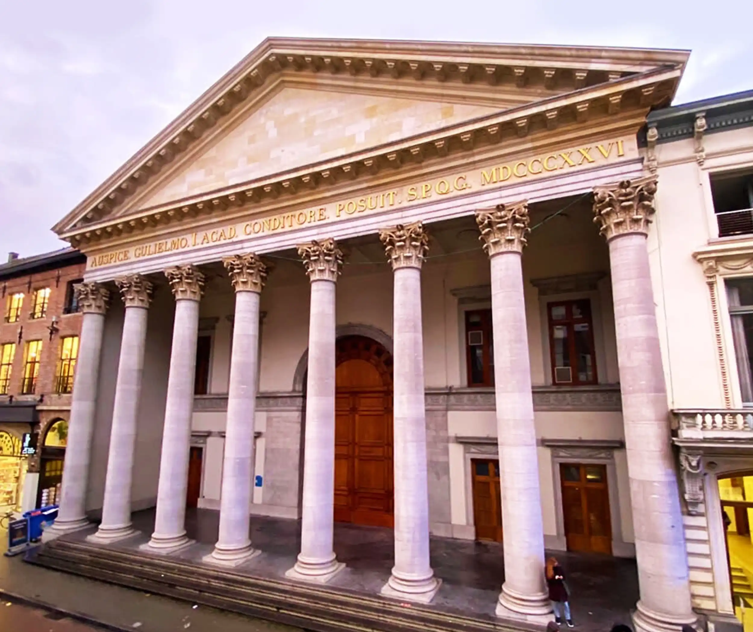 Standbouw in Ghent-University-Aula